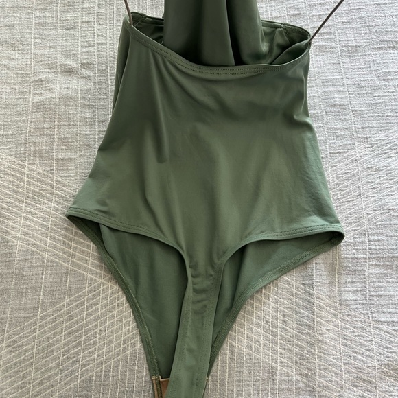 Bates bodysuit - Picture 4 of 7